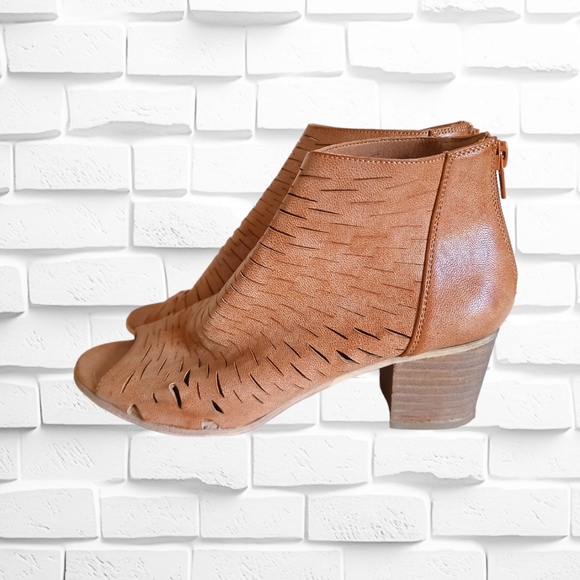 Madden Girl Rockella Women's Tan Leather Open Toe Zip Up Ankle Boots - Picture 4 of 16